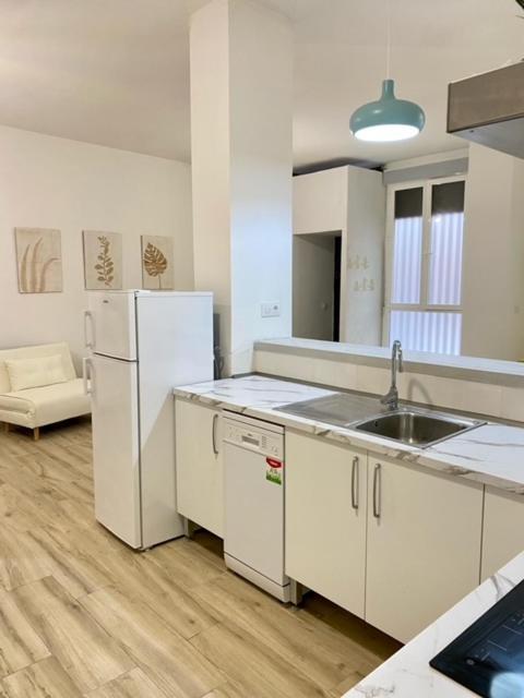 Flamenca Triana - Apartamento Wifi Con 2 Dormitorios 2 Sofas Camas 2 Banos Севилья Экстерьер фото